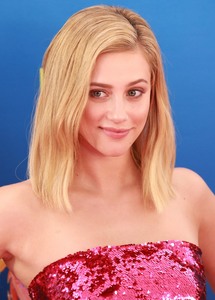 Lili Reinhart  88da82947271524