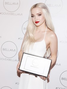 Dove Cameron 070b3c902036444