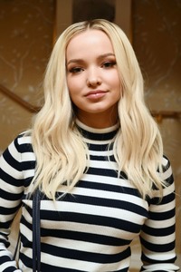 Dove Cameron D8b3d6976941084