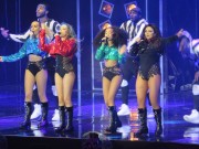 Little Mix - Performing at the Get Weird Tour in London, 27.03.2016 (193xHQ) C0138f640887593