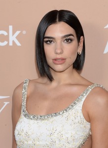 Dua Lipa        - Sayfa 2 Db970b1050245124