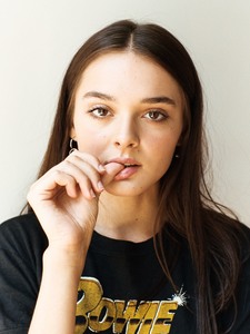 Charlotte Lawrence 7637c8978197764