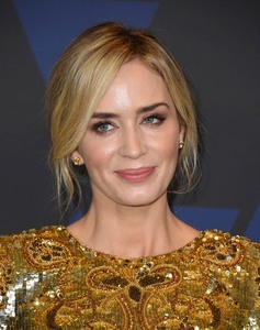 Emily Blunt 70816f1037564024