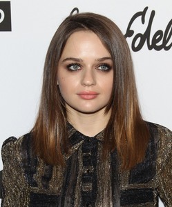 Joey King          654cfd944204654