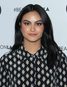 Camila Mendes Fcd15d920997494