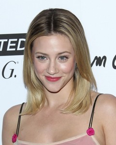 Lili Reinhart  21065b944198464