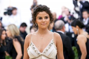 Selena Gomez 56e57f901638594