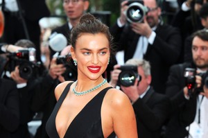 Irina Shayk 37aff0900040654