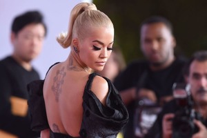 Rita Ora     - Sayfa 2 9753bb998131194