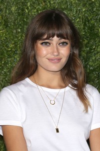 Ella Purnell E05445934625364