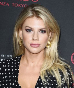 Charlotte McKinney  495624986606704