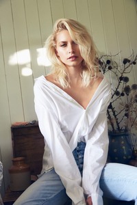 Lena Gercke  8a0db0905021034