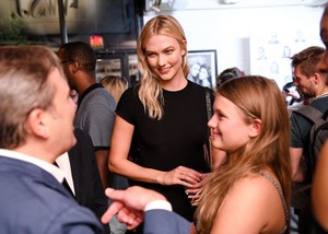 Karlie Kloss 0b388d966923254