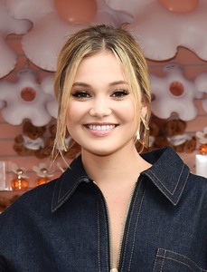 Olivia Holt 38a96c899485224