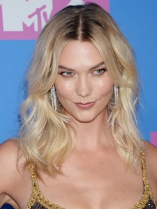 Karlie Kloss C35c0e952897354