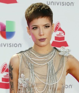 Halsey                 Ab50551036330144