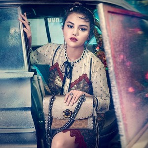 Selena Gomez 9056041036334194