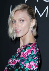 Anja Rubik 3f9ceb899179644