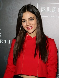 Victoria Justice 5d1c8c902682734