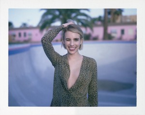 Emma Roberts 8b304f972530294