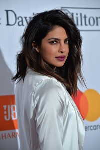 Priyanka Chopra F4a1c2902643454