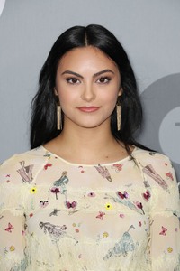 Camila Mendes C42498897858374