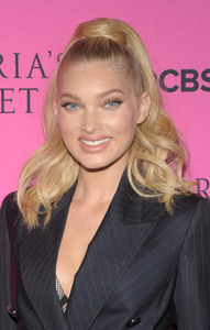 Elsa Hosk    4a0787904368944