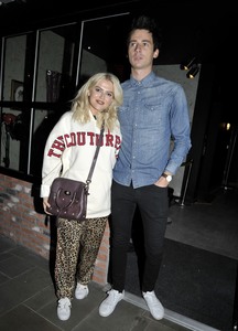 Lucy Fallon Fc0c76962717974