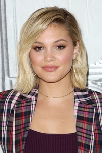 Olivia Holt 97c67f894187584