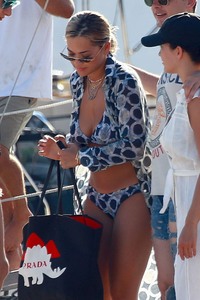 Rita Ora     693e22924258134