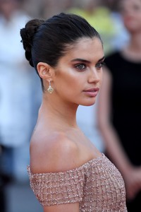 Sara Sampaio F41df6899370974