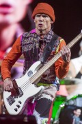 Red Hot Chili Peppers - Perfoms on stage at T in The Park Festival in Strathallan Castle, Scotland, 10.07.2016 (34xHQ) F845be640848733