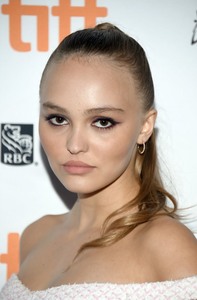 Lily Rose Depp Ab96a1971857604