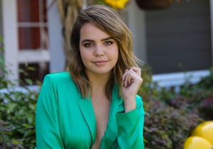 Bailee Madison 8315041005620074