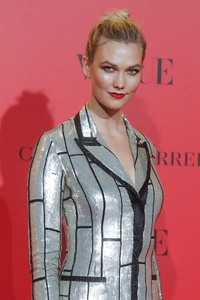 Karlie Kloss C0d1d7921821554