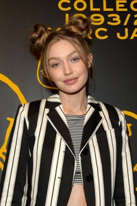 Gigi Hadid - Sayfa 3 Ba62761053478924