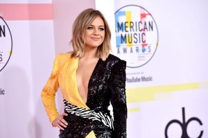 Kelsea Ballerini  D24a20998121124