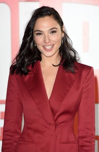 Gal Gadot  09e38a1043926024