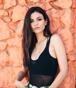 Victoria Justice 1d16eb893938264