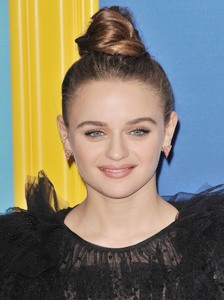 Joey King          F986bd947264924