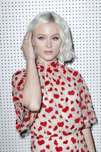 Zara Larsson 149c47993752514