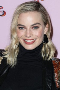 Margot Robbie 633bd6902565944