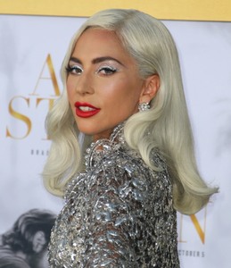 Lady Gaga             E8b118984452404