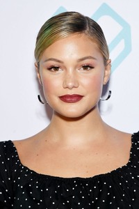 Olivia Holt 3e3244924252304