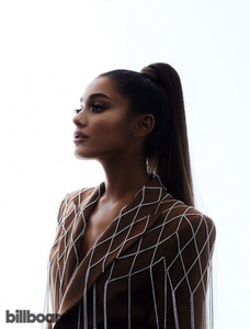 Ariana Grande 196f651053425744