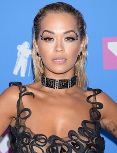 Rita Ora     - Sayfa 2 Bb14bf952907334