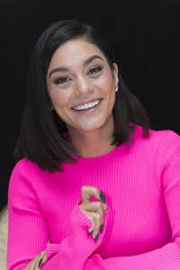 Vanessa Hudgens 2cbda81023103814