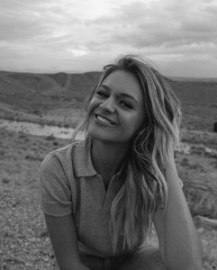 Kelsea Ballerini  B2e2d7962695364