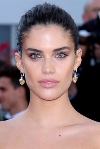 Sara Sampaio F3b8ff899370964