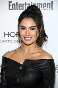 Diane Guerrero 50ee3b902023754